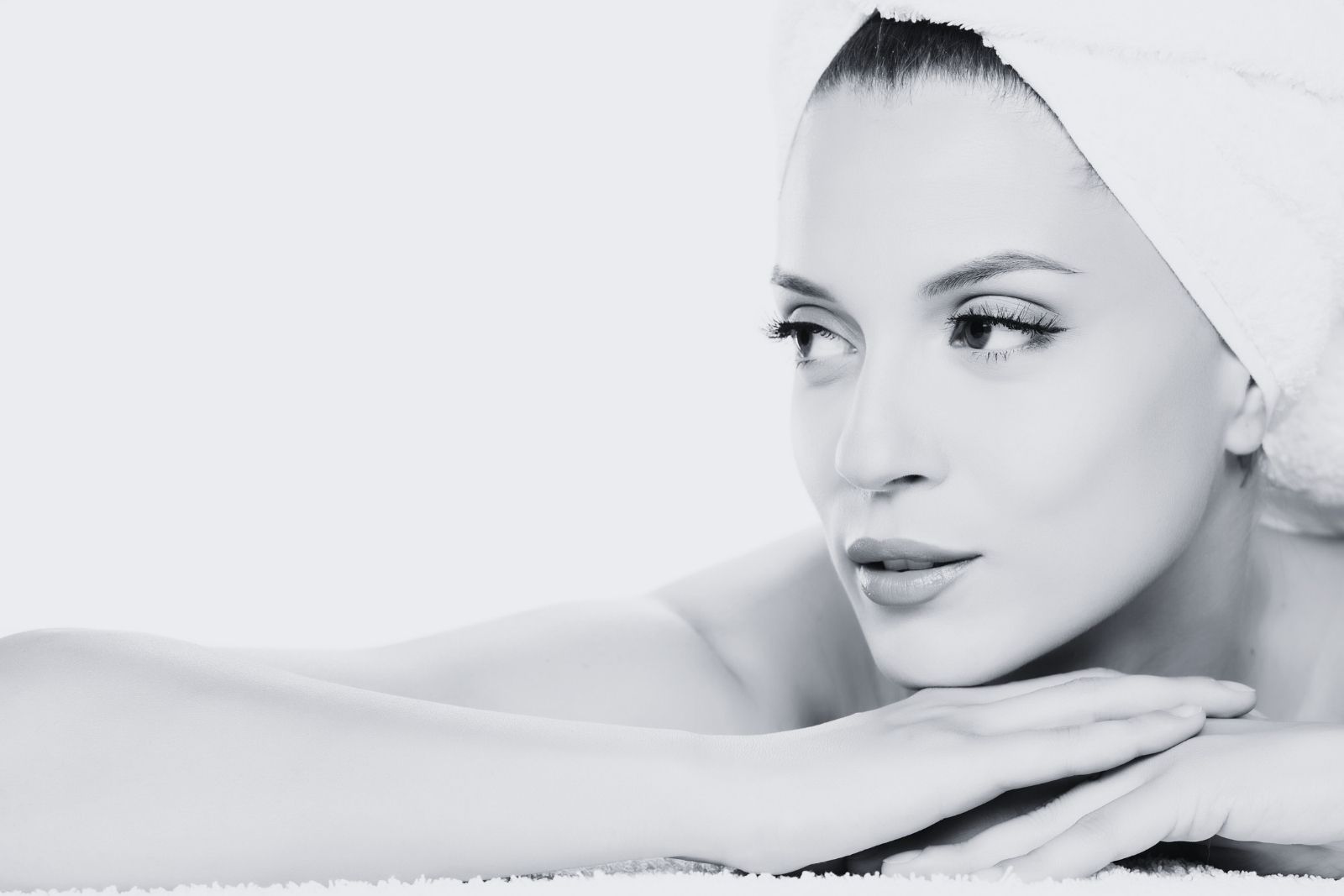 Tratamiento facial de hidratación profunda y nutrición cutánea en Zaragoza