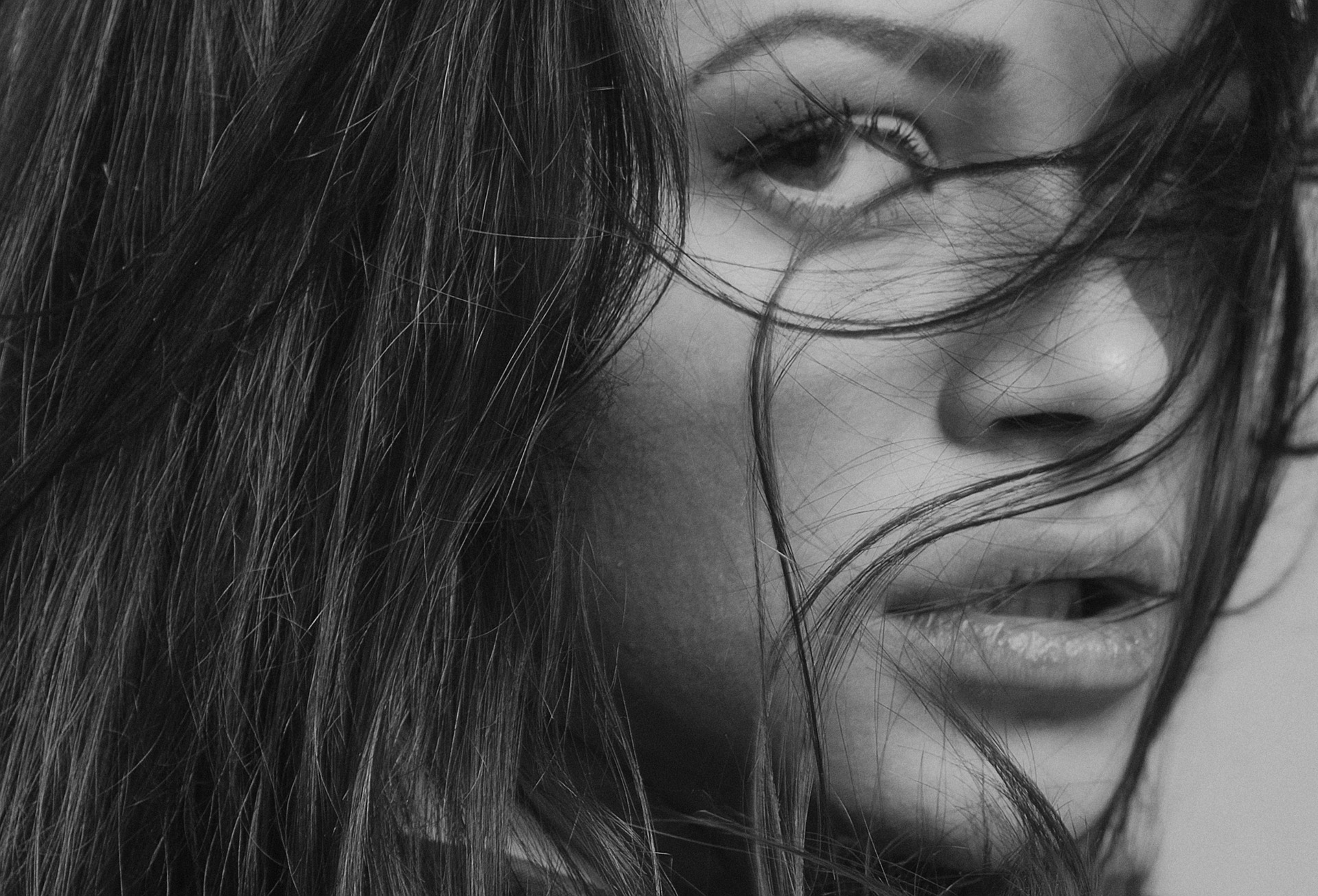 Rejuvenecimiento y firmeza facial en Zaragoza